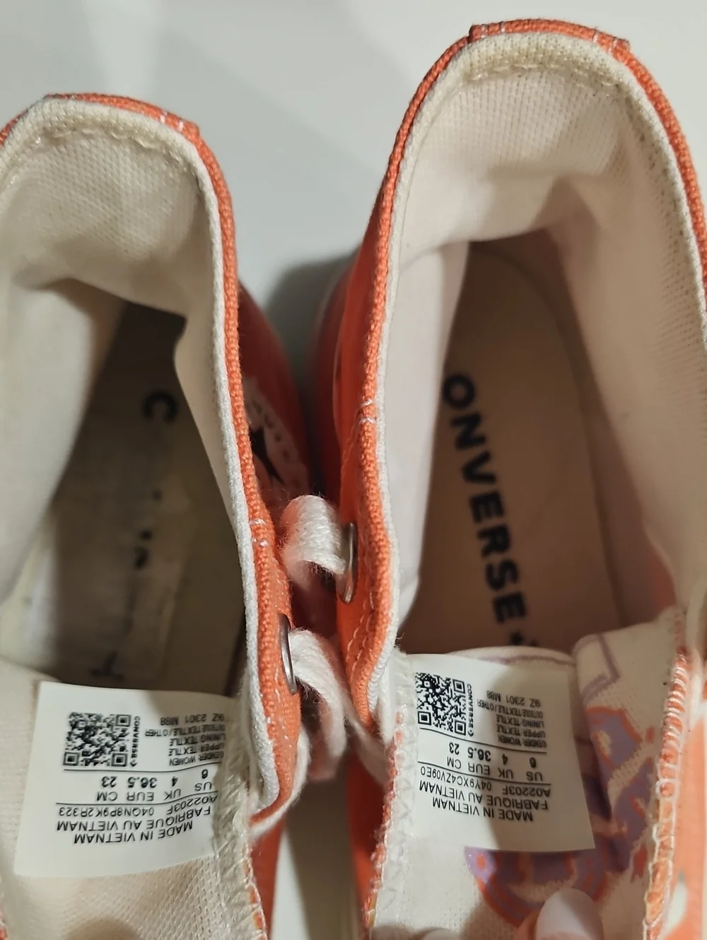 Women's Classic Converse High-Top in Coral Size 6 - Picture 6 of 8